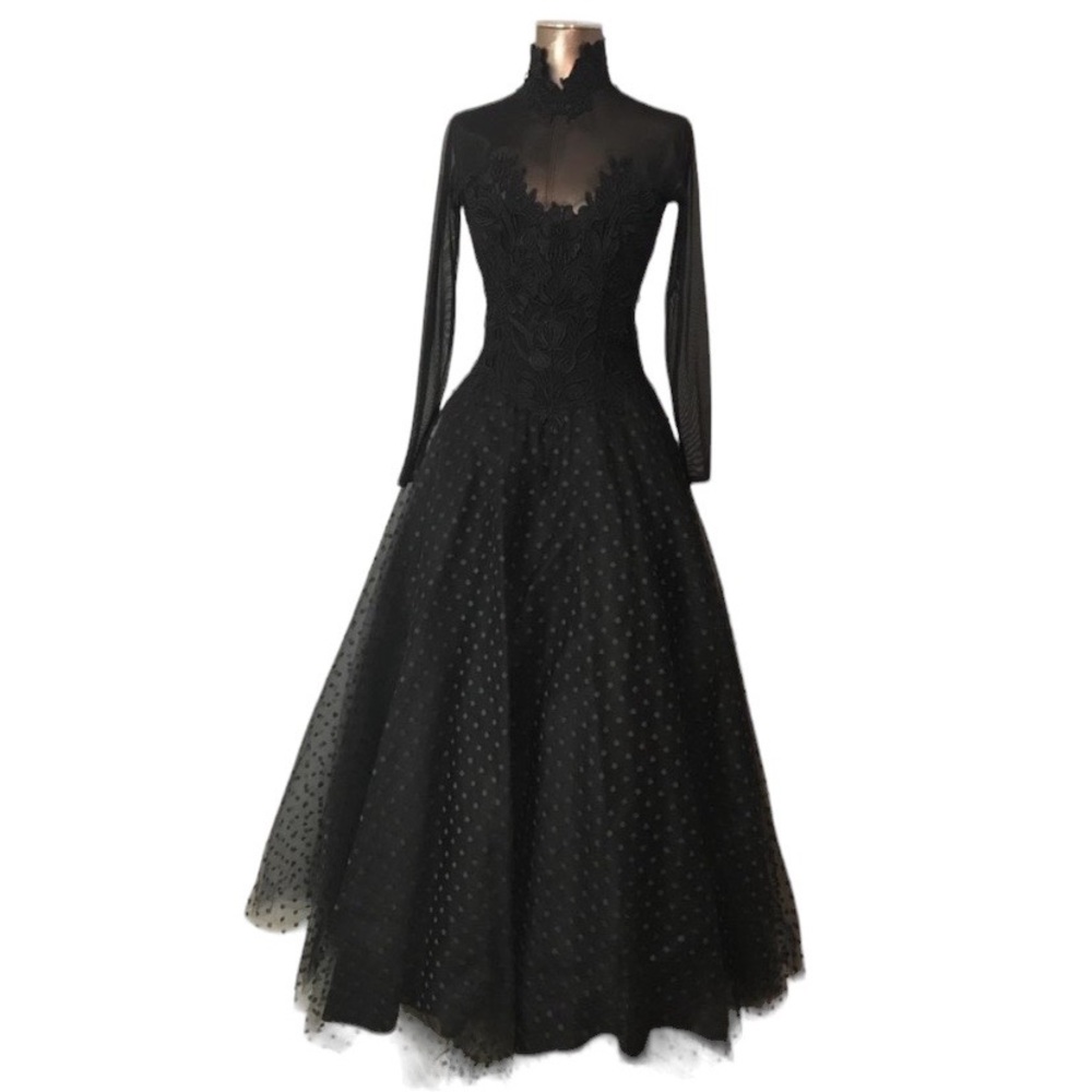 Tadashi Shoji 90’s lace appliqué swiss dot mesh maxi dress size 4